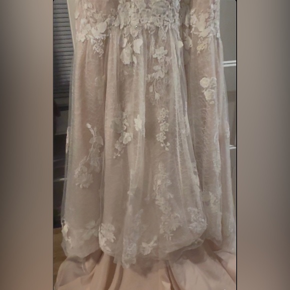 Joelle from Maggie Sottero NWT size 10 in wedding dress - Picture 11 of 12